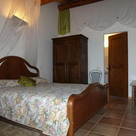 לינה וארוחת בוקר Ca Giovanni Country Pet Friendly 3*