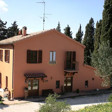 Ca Giovanni Country Pet Friendly אורבינו